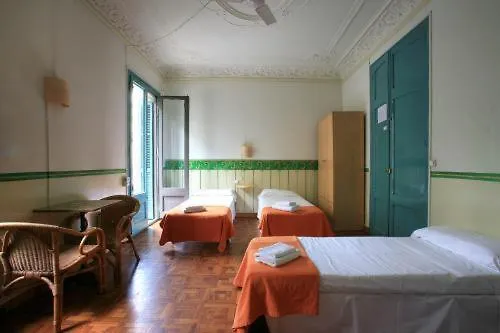 Hostal Que Tal Barcelona Guest house