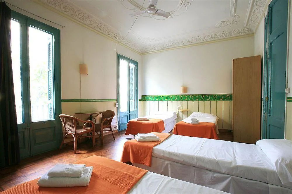 ** Guest house Hostal Que Tal Barcelona Spain