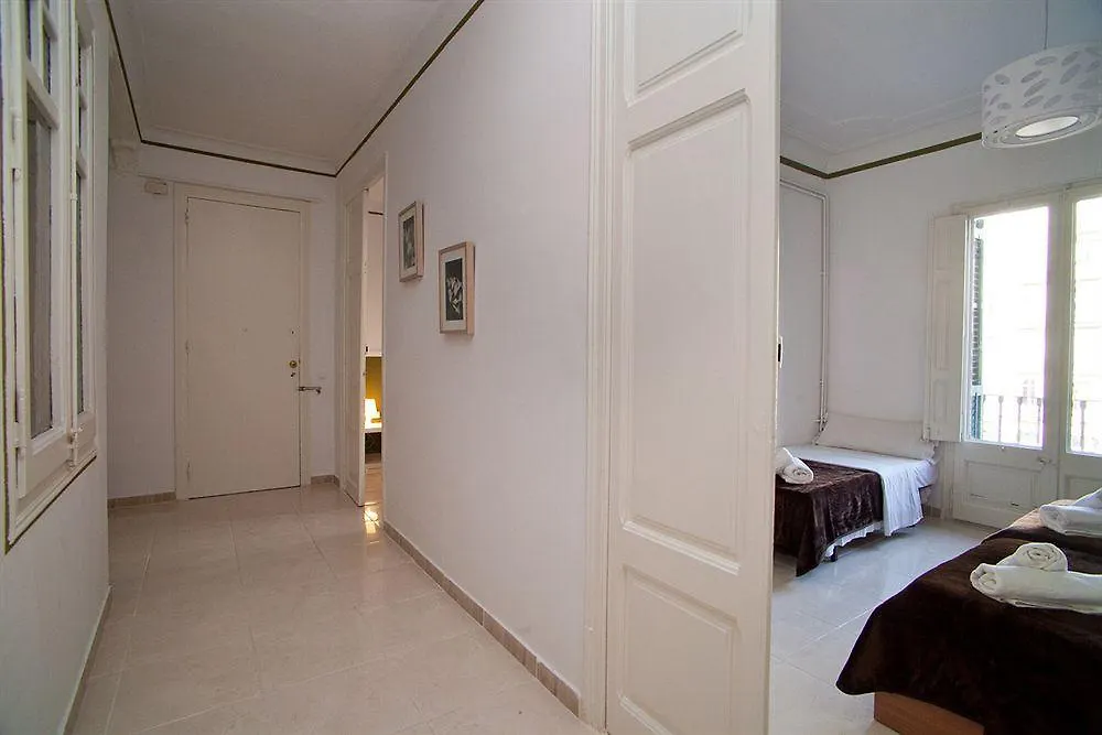 Hostal Que Tal Barcelona 2*,  Spain