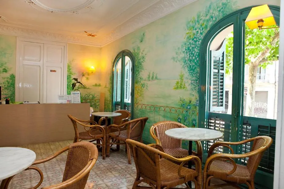 Hostal Que Tal Barcelona 2*,