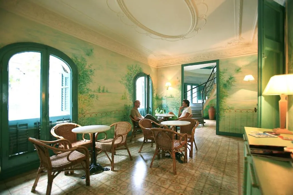 ** Guest house Hostal Que Tal Barcelona Spain