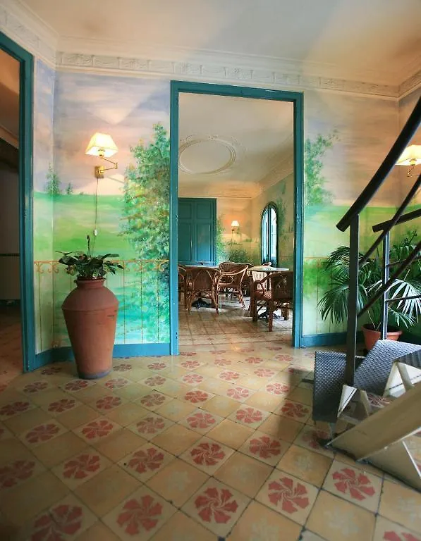 ** Guest house Hostal Que Tal Barcelona Spain