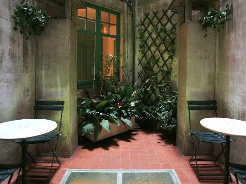 Hostal Que Tal Barcelona 2*,