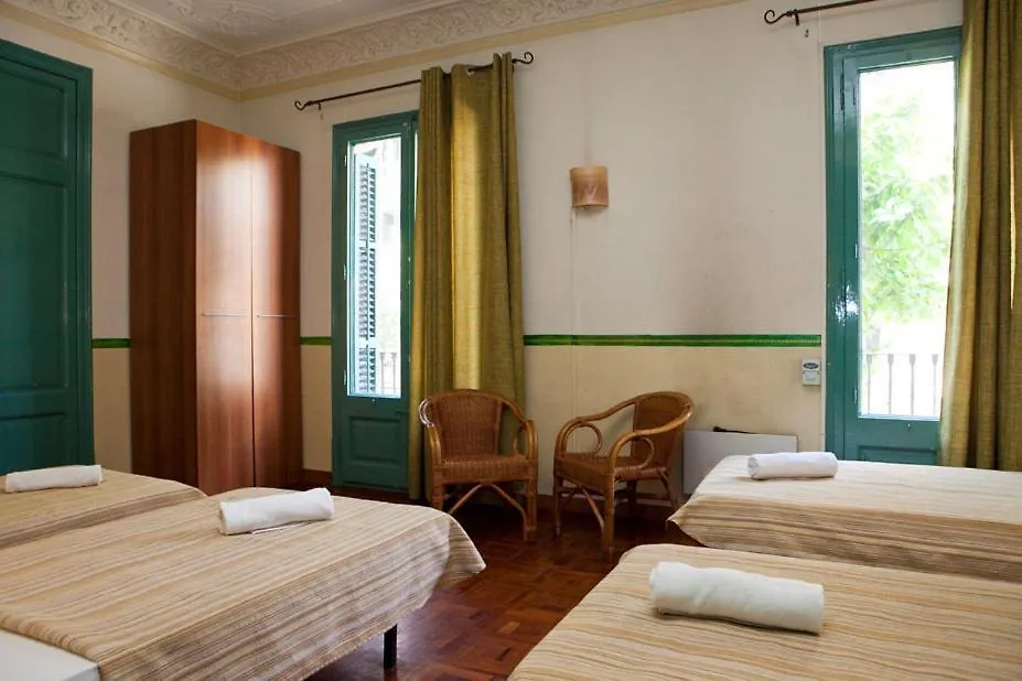 Hostal Que Tal Barcelona 2*,  Spain