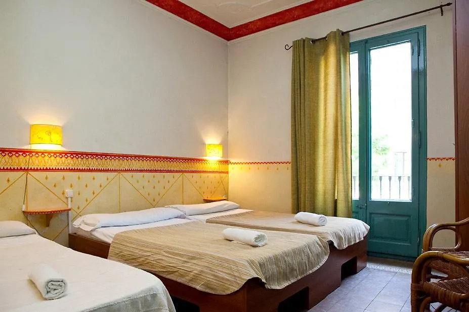 ** Guest house Hostal Que Tal Barcelona Spain