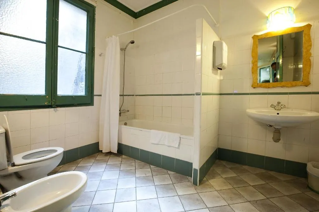 ** Konukevi Hostal Que Tal Barselona İspanya